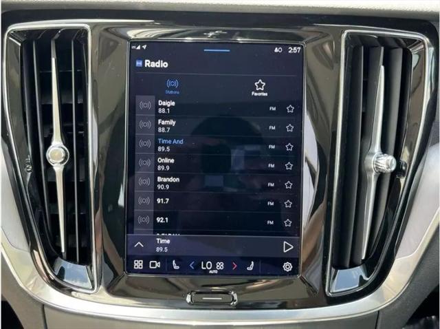 2024 Volvo S60 B5 Core Dark Theme