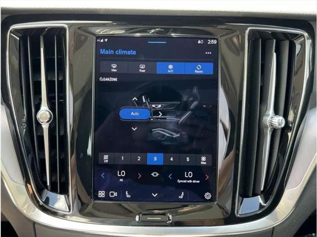 2024 Volvo S60 B5 Core Dark Theme