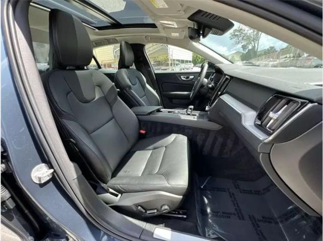2024 Volvo S60 B5 Core Dark Theme
