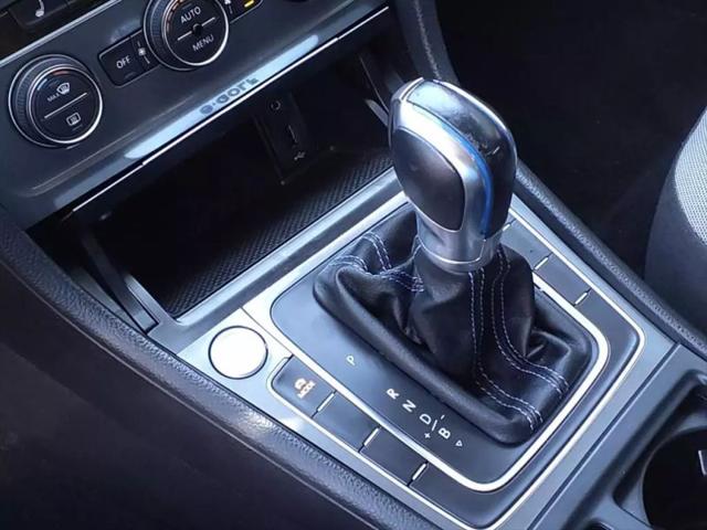 2016 Volkswagen e-Golf SE
