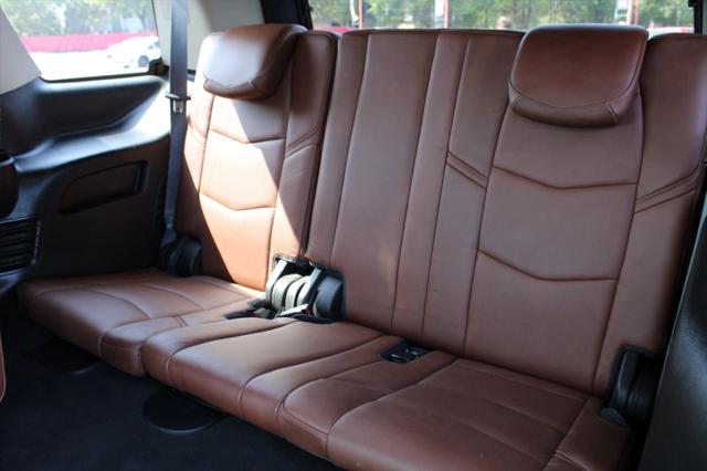 2016 Cadillac Escalade Luxury Collection
