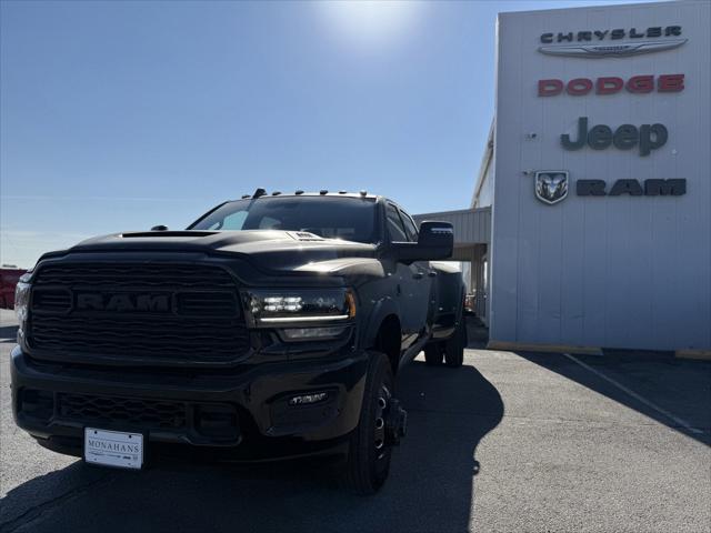 2024 RAM Ram 3500 RAM 3500 LIMITED CREW CAB 4X4 8 BOX