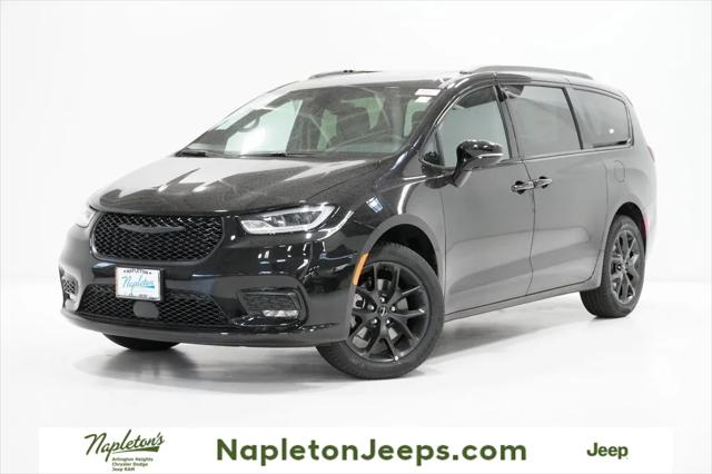 2024 Chrysler Pacifica Limited AWD