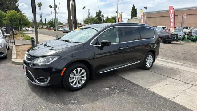 2019 Chrysler Pacifica Touring L for sale in Fresno, CA