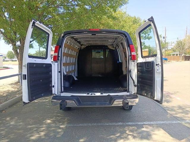 2022 GMC Savana Cargo RWD 2500 Regular Wheelbase Work Van