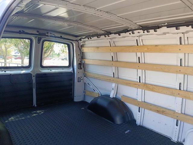 2022 GMC Savana Cargo RWD 2500 Regular Wheelbase Work Van
