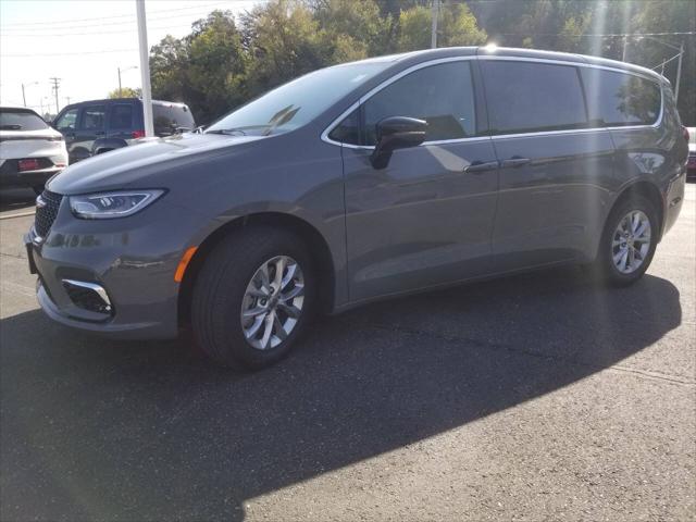 2025 Chrysler Pacifica PACIFICA SELECT AWD