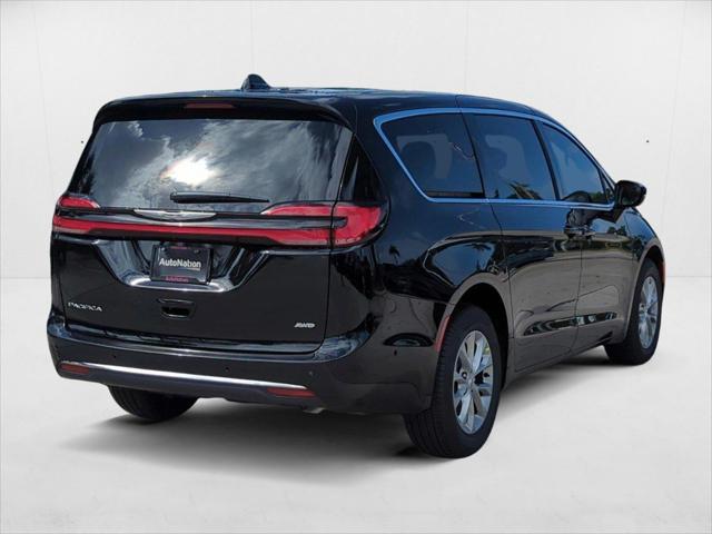 2025 Chrysler Pacifica PACIFICA SELECT AWD