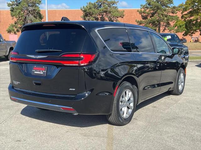 2025 Chrysler Pacifica PACIFICA SELECT AWD