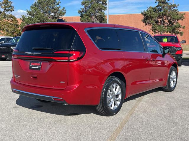 2025 Chrysler Pacifica PACIFICA SELECT AWD