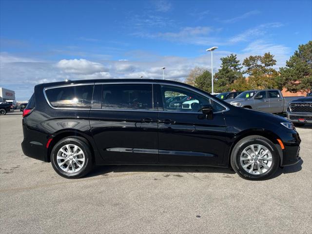 2025 Chrysler Pacifica PACIFICA SELECT AWD