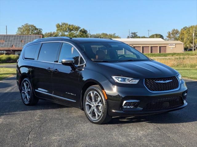 2025 Chrysler Pacifica PACIFICA PINNACLE