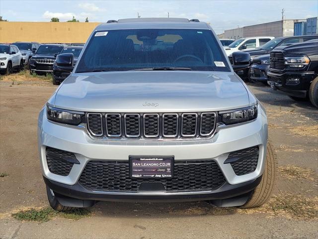 2025 Jeep Grand Cherokee GRAND CHEROKEE LAREDO X 4X2