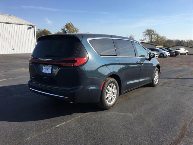 2025 Chrysler Pacifica PACIFICA SELECT