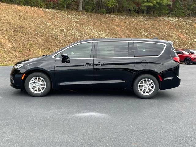 2025 Chrysler Pacifica PACIFICA SELECT