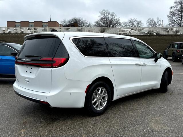 2025 Chrysler Pacifica PACIFICA SELECT