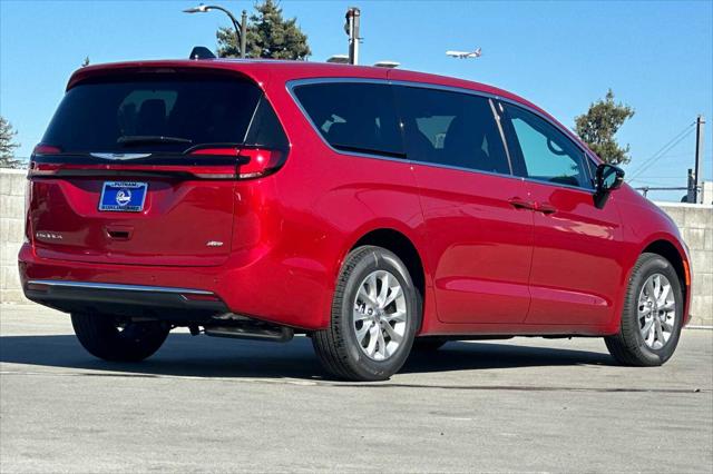 2025 Chrysler Pacifica PACIFICA SELECT AWD