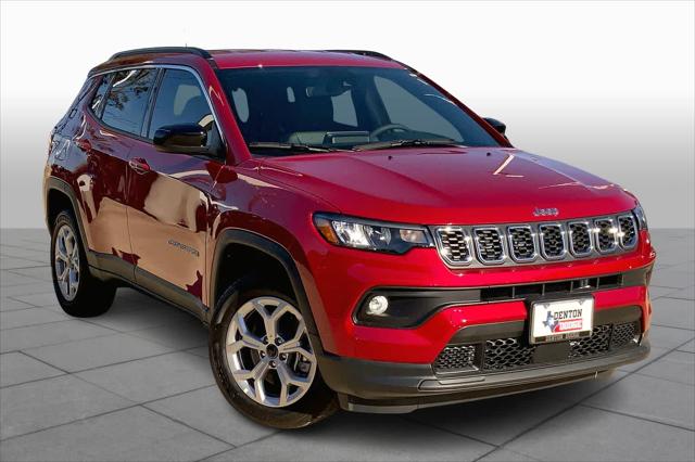 2025 Jeep Compass COMPASS LATITUDE 4X4
