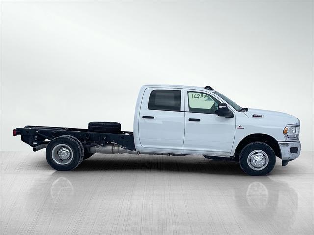 2024 RAM Ram 3500 Chassis Cab RAM 3500 TRADESMAN CREW CAB CHASSIS 4X4 60 CA 2024 RAM Ram 3500 Chassis Cab RAM 3500 TRADESMAN CREW CAB CHASSIS 4X4 60 CA