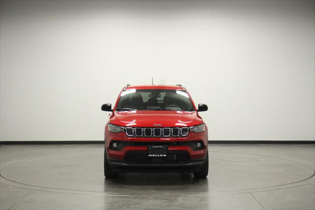 2025 Jeep Compass COMPASS LATITUDE 4X4