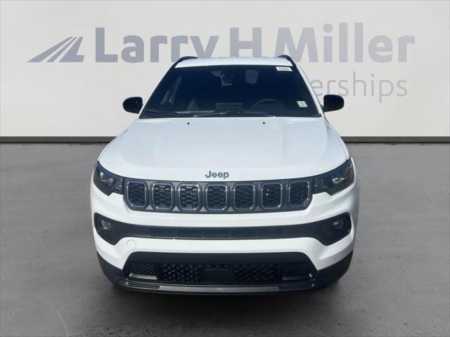 2025 Jeep Compass COMPASS LATITUDE 4X4