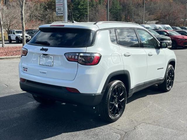 2025 Jeep Compass COMPASS LATITUDE 4X4