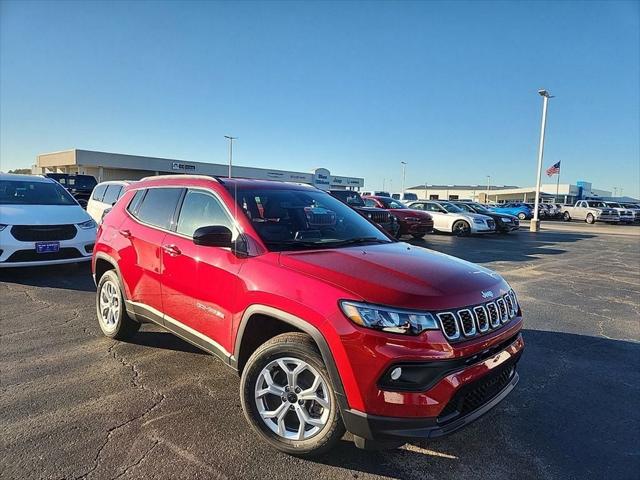 2025 Jeep Compass COMPASS LATITUDE 4X4