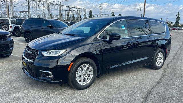 2025 Chrysler Pacifica PACIFICA SELECT