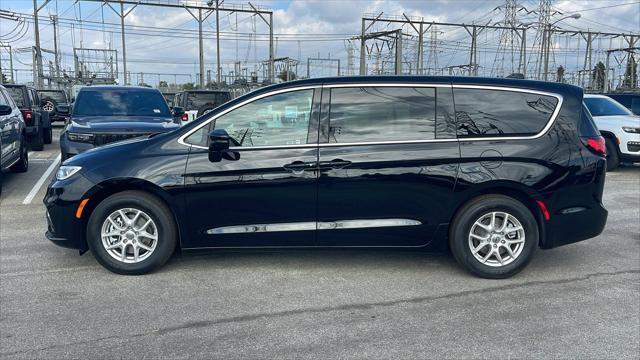 2025 Chrysler Pacifica PACIFICA SELECT
