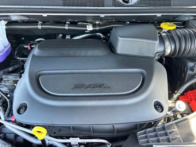 2025 Chrysler Pacifica PACIFICA SELECT