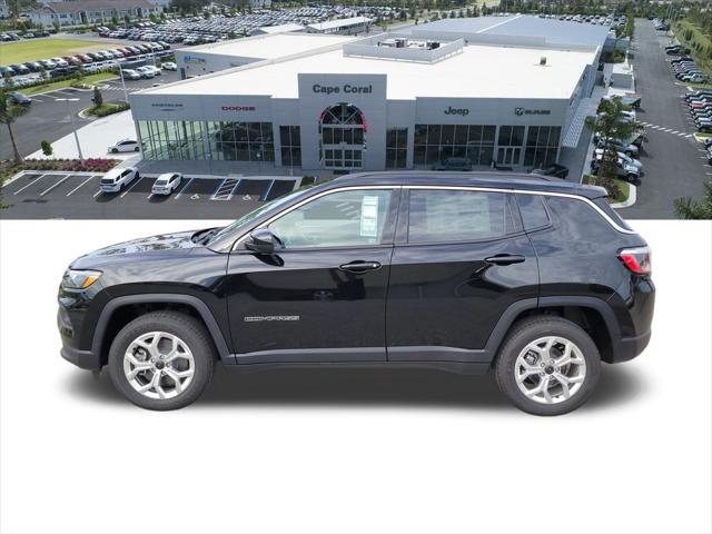 2025 Jeep Compass COMPASS LATITUDE 4X4