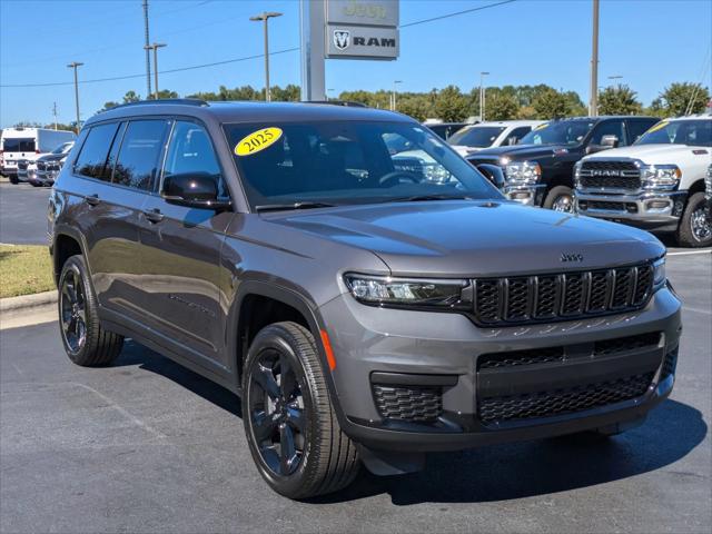 2025 Jeep Grand Cherokee GRAND CHEROKEE L ALTITUDE 4X4