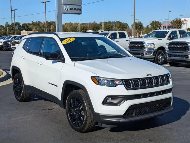 2025 Jeep Compass COMPASS LATITUDE 4X4