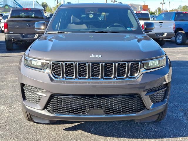 2025 Jeep Grand Cherokee GRAND CHEROKEE LAREDO X 4X4