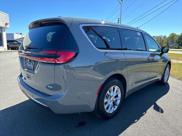 2025 Chrysler Pacifica PACIFICA SELECT AWD