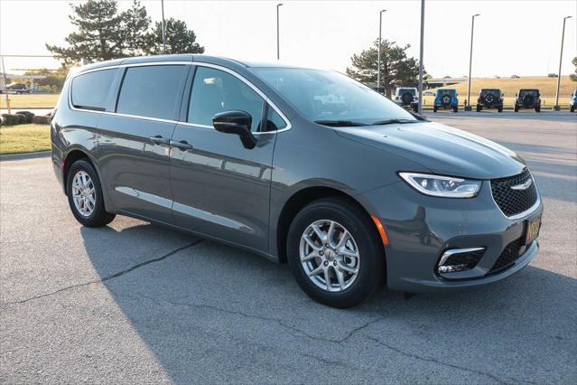 2025 Chrysler Pacifica PACIFICA SELECT