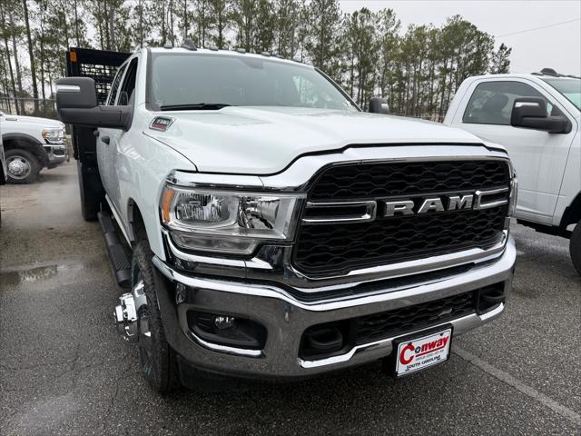 2024 RAM Ram 3500 Chassis Cab RAM 3500 TRADESMAN CREW CAB CHASSIS 4X4 60 CA