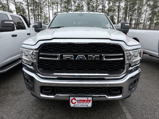 2024 RAM Ram 3500 Chassis Cab RAM 3500 TRADESMAN CREW CAB CHASSIS 4X4 60 CA