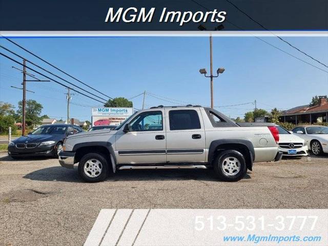 2004 Chevrolet Avalanche Base