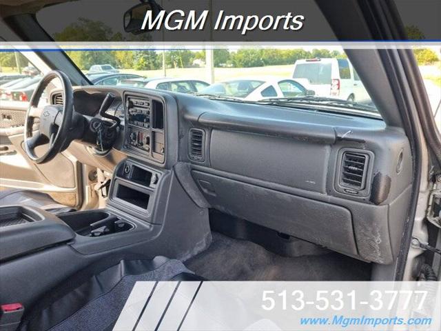 2004 Chevrolet Avalanche Base