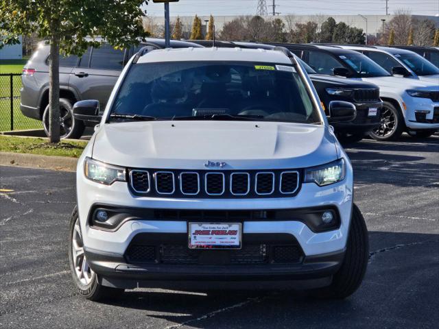 2025 Jeep Compass COMPASS LATITUDE 4X4