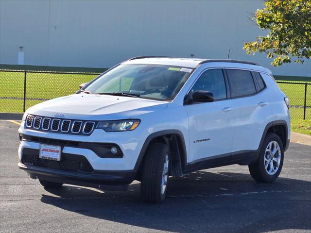 2025 Jeep Compass COMPASS LATITUDE 4X4