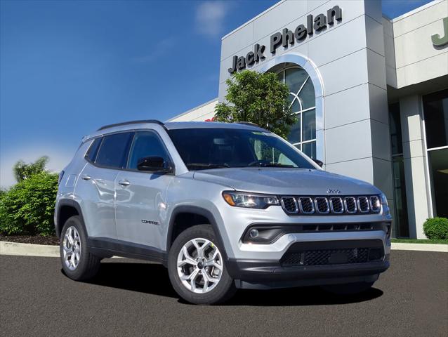 2025 Jeep Compass COMPASS LATITUDE 4X4