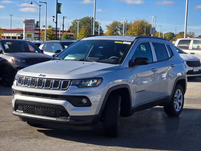 2025 Jeep Compass COMPASS LATITUDE 4X4