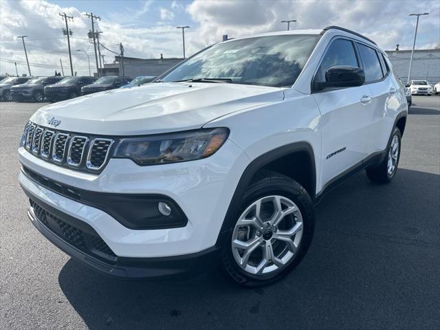 2025 Jeep Compass COMPASS LATITUDE 4X4