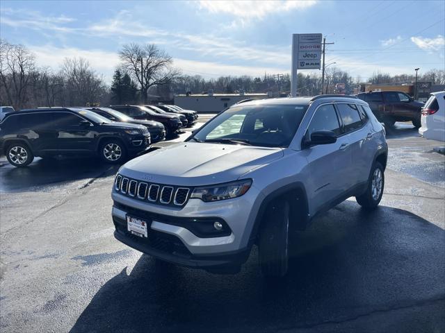 2025 Jeep Compass COMPASS LATITUDE 4X4