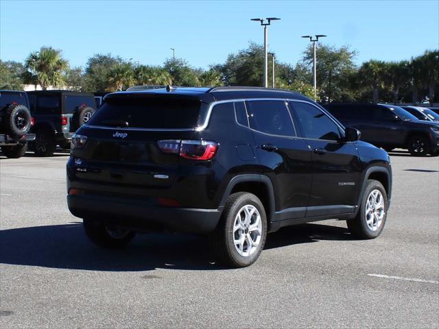 2025 Jeep Compass COMPASS LATITUDE 4X4