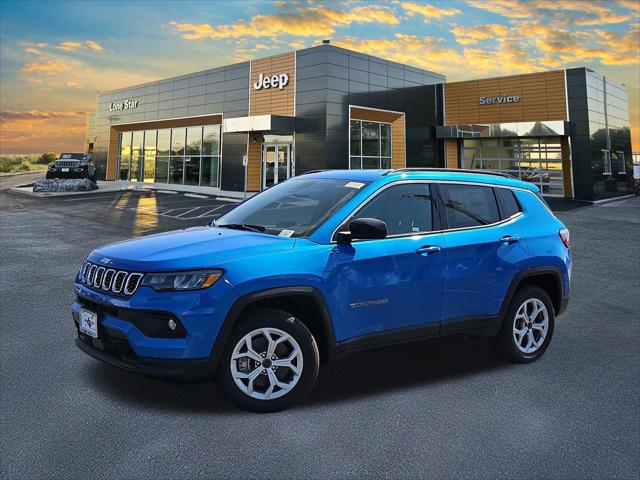 2025 Jeep Compass COMPASS LATITUDE 4X4