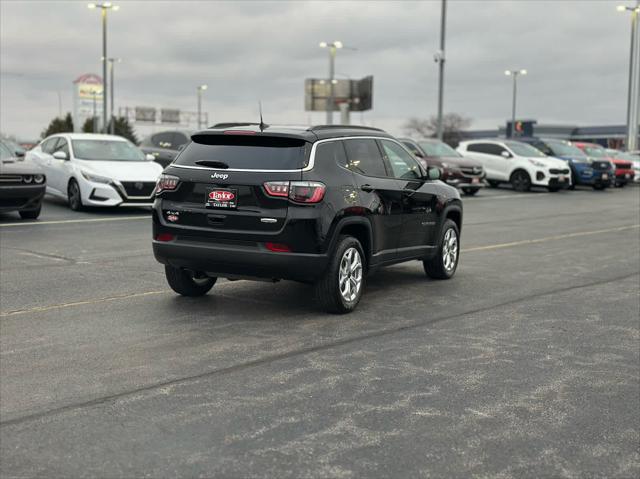 2025 Jeep Compass COMPASS LATITUDE 4X4