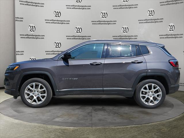 2024 Jeep Compass Latitude Lux FWD
